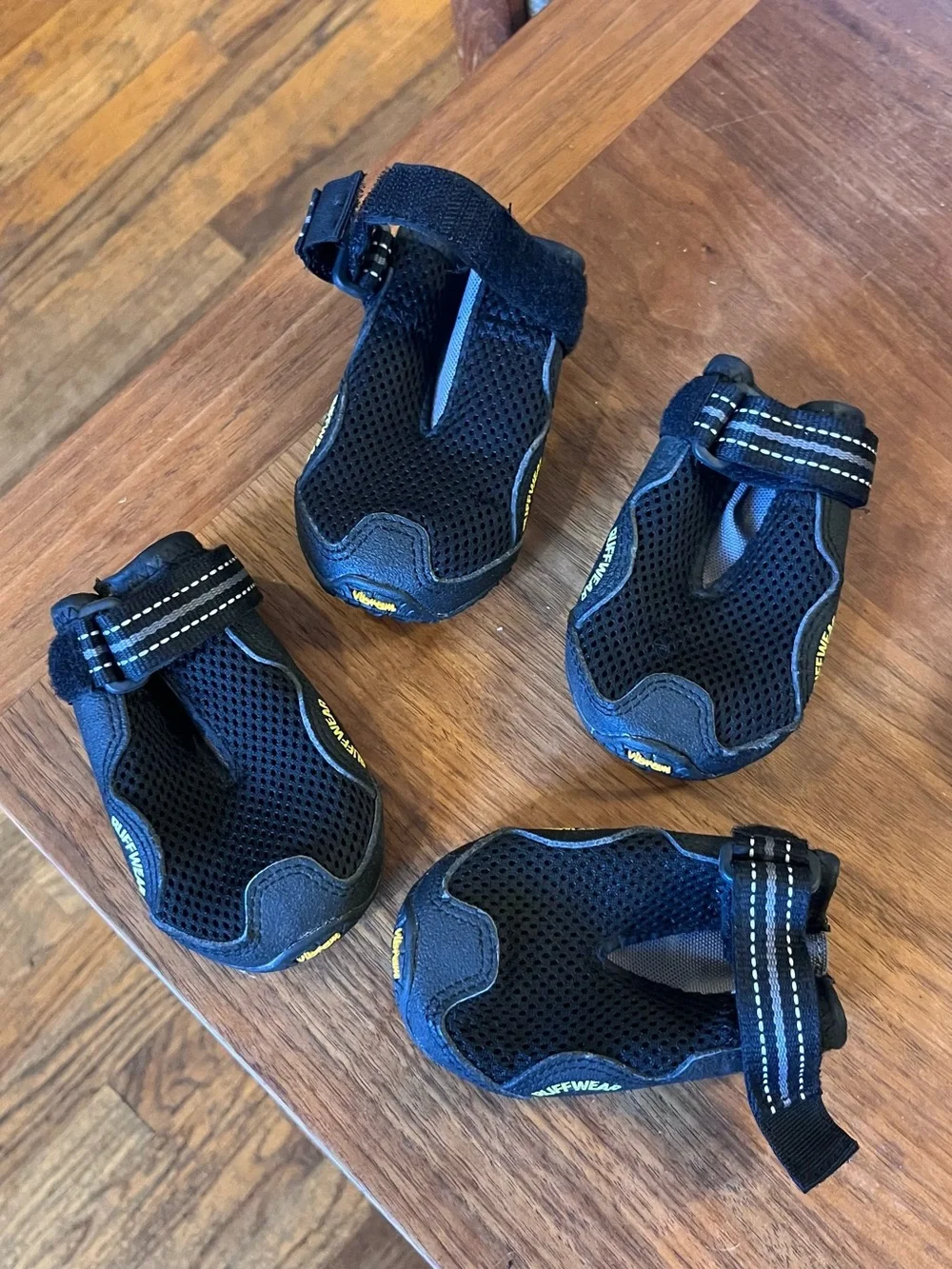 Ruffwear grip trex ~ 4 dog boots shoes - for hikes, outdoor, parks! Medium 3”